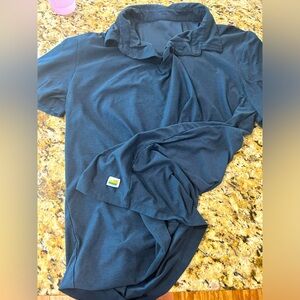 Vuori men’s collared shirt!